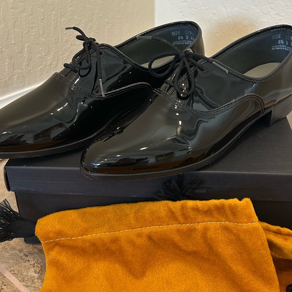 Pierre Cardin Men's Black Patent Leather Dress Shoes - Picture 2 of 10